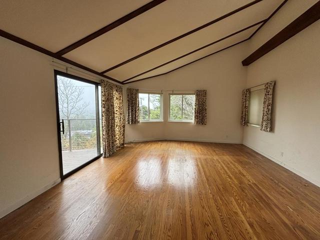 102 Santa Maria Avenue, Portola Valley CA: https://media.crmls.org/mediaz/cb382e24-e362-4751-956e-26659c4c62c9.jpg