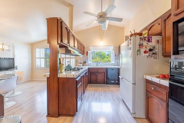 20418 Miranda Street, Woodland Hills CA: https://media.crmls.org/mediaz/cb38d7d9-264d-40ca-9c59-9ce33bea058d.jpg