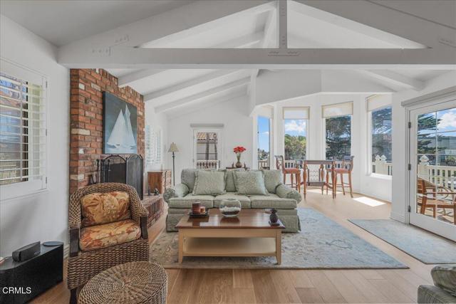 1230 Mandalay Beach Road, Oxnard CA: https://media.crmls.org/mediaz/cb38ef95-5697-418e-994b-5d4936ccdd9b.jpg