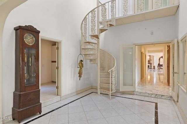 5287 N Creston Lane, Somis CA: https://media.crmls.org/mediaz/cb39179f-55d3-418d-8dbe-9281db04ed15.jpg