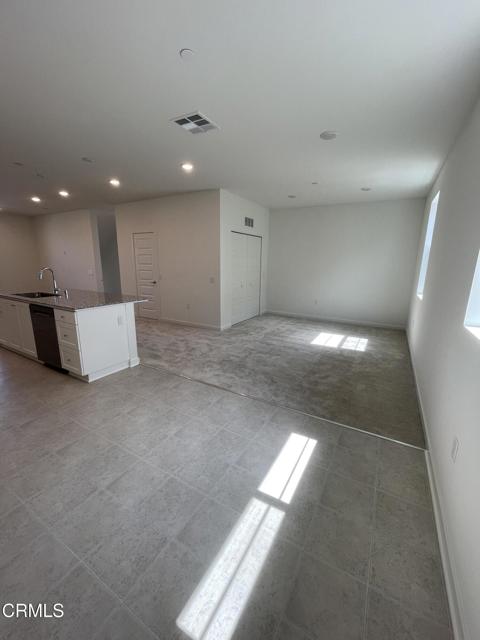 Detail Gallery Image 10 of 20 For 560 via San Felipe, Camarillo,  CA 93012 - 3 Beds | 2/2 Baths