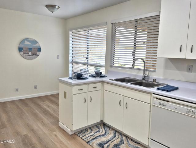 Detail Gallery Image 10 of 55 For 3225 Village 3, Camarillo,  CA 93012 - 2 Beds | 2 Baths