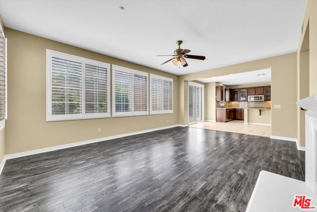 5611 Scharf Avenue, Fontana CA: https://media.crmls.org/mediaz/cb3a0c40-7758-4a22-81e6-95d46eb43edd.jpg