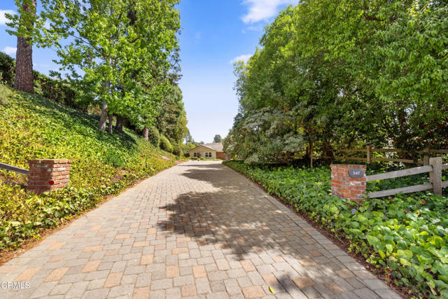 947 Camino Concordia, Camarillo CA: https://media.crmls.org/mediaz/cb3a9344-3556-40e7-bd0b-390d06fcd53d.jpg