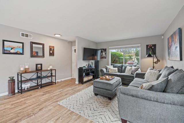 13637 Los Olivos Ave, Poway CA: https://media.crmls.org/mediaz/cb3a9f5b-4fbe-4447-b002-7a1fbd68f9ec.jpg