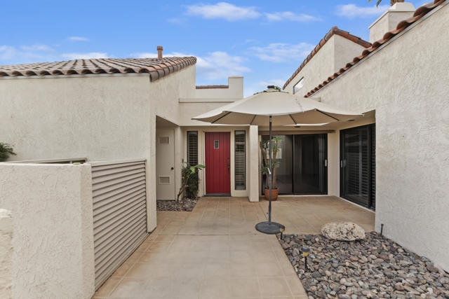 425 Forest Hills Drive, Rancho Mirage CA: https://media.crmls.org/mediaz/cb3aa807-d781-4723-9a38-23ac8052b357.jpg