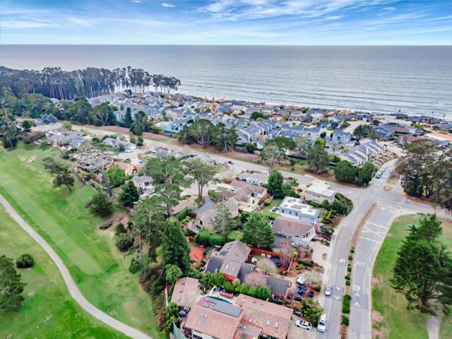 135 Seabreeze Place, Aptos CA: https://media.crmls.org/mediaz/cb3aebc8-798f-4a10-8080-47d13d31d076.jpg