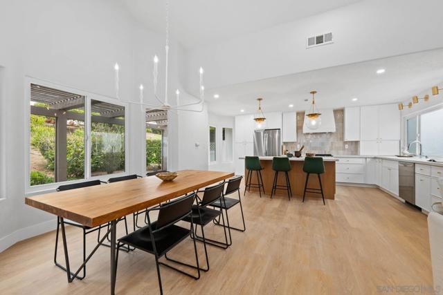 4912 Keos Way, Oceanside CA: https://media.crmls.org/mediaz/cb3b00e0-bf59-42fa-894a-e995d1c9a9a2.jpg