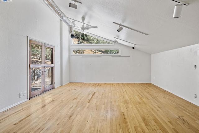 2592 Caballo Ranchero Dr, Diablo CA: https://media.crmls.org/mediaz/cb3b0415-5618-476b-84c7-bb06c1de949c.jpg