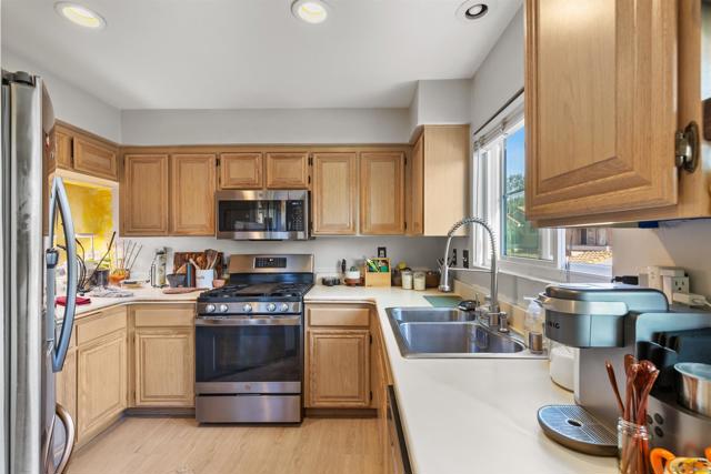 Image 11 of 29 For 13806 Pinkard Way  Unit 40