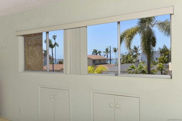 3559 Buena Vista St, San Diego CA: https://media.crmls.org/mediaz/cb3ca392-7ac9-4234-90bd-1b2f20c62181.jpg