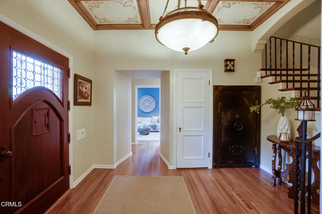 584 Rosemont Avenue, Pasadena CA: https://media.crmls.org/mediaz/cb3cfeb6-f654-4b46-a1a0-4acb70fc0ebf.jpg