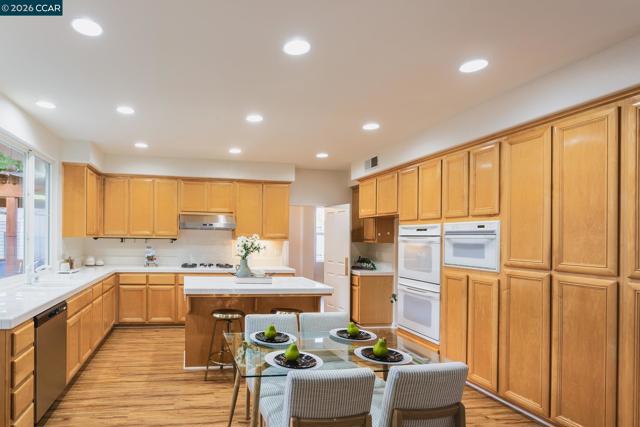 Image 9 of 35 For 7592 Meadow Ct