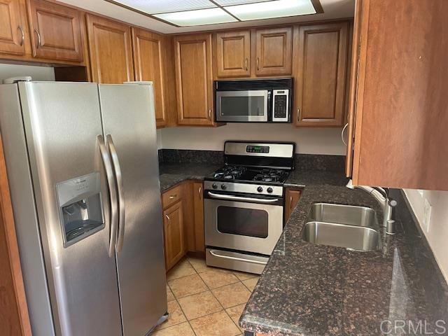 3796 San Ramon Dr, Oceanside CA: https://media.crmls.org/mediaz/cb3db506-2206-4470-892d-dbf67b8cb959.jpg