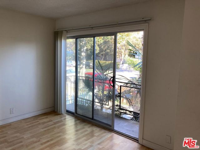 1338 14TH Street, Santa Monica CA: https://media.crmls.org/mediaz/cb3dbe31-2c8f-4dd5-85e7-df37d63e69f2.jpg