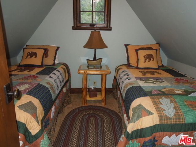 365 Mittry Lane, Lake Arrowhead CA: https://media.crmls.org/mediaz/cb3e9b9d-04c6-4cd3-862a-70b6d6ef8f0f.jpg