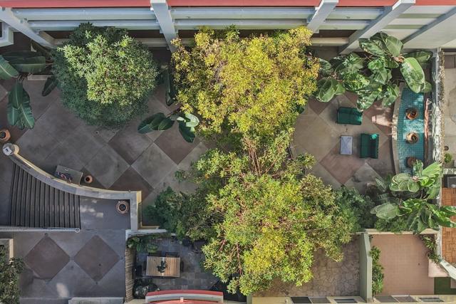 1501 India St, San Diego CA: https://media.crmls.org/mediaz/cb3eee8e-524e-4dd9-afea-727898c94f04.jpg