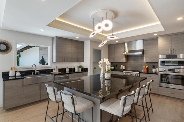 34 Carriage Court, Los Altos CA: https://media.crmls.org/mediaz/cb3f0316-4e26-43ad-b0c7-f5828c89ac95.jpg