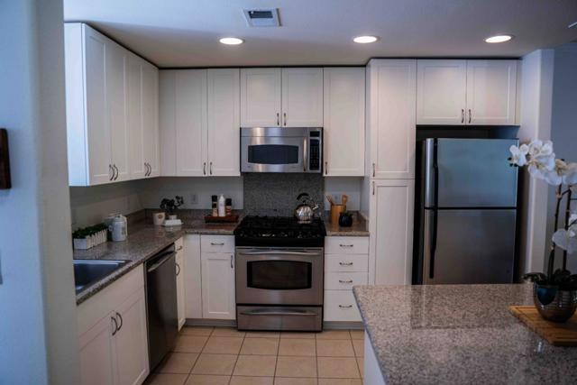 3901 Lick Mill Boulevard, Santa Clara CA: https://media.crmls.org/mediaz/cb3f3314-37c5-4432-957f-6fd96912aee0.jpg