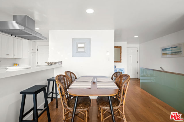 23908 De Ville Way, Malibu CA: https://media.crmls.org/mediaz/cb3f4949-507e-4633-af66-3800474eaa81.jpg