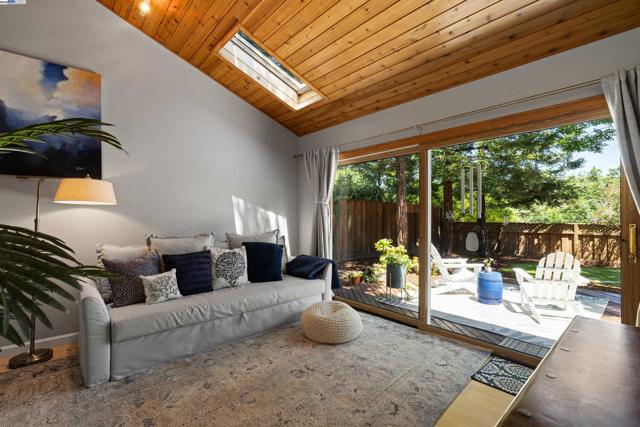 4457 LINDA WAY, Pleasanton CA: https://media.crmls.org/mediaz/cb3fb775-afa5-4bff-ba50-7eea66735bcc.jpg