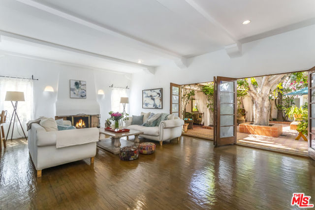 7825 Hillside Avenue, Los Angeles CA: https://media.crmls.org/mediaz/cb400b0a-2982-42be-9585-d67c838242b9.jpg