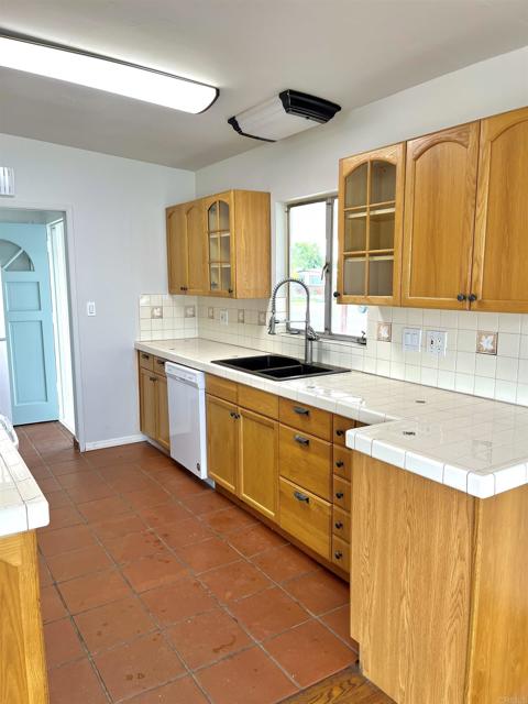 Detail Gallery Image 7 of 19 For 602 Farview St, El Cajon,  CA 92021 - 4 Beds | 2 Baths