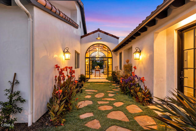 45 Valley Vista Drive, Camarillo CA: https://media.crmls.org/mediaz/cb405849-5a9a-4623-afe2-e0e78e5f58ea.jpg