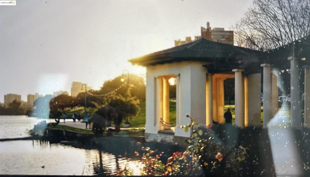 https://media.crmls.org/mediaz/cb40e45a-0876-483c-980c-e076547ffe48.jpg?preset=X-Large