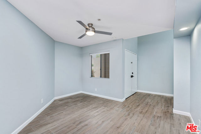 869 Village Square, Palm Springs CA: https://media.crmls.org/mediaz/cb40fc1e-0fa3-4f6c-8007-e3427f3ff08b.jpg