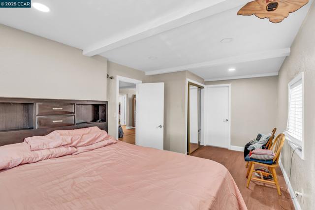 612 Thomas Dr, Richmond CA: https://media.crmls.org/mediaz/cb4266d2-017f-4ef6-a088-0e3cff648530.jpg