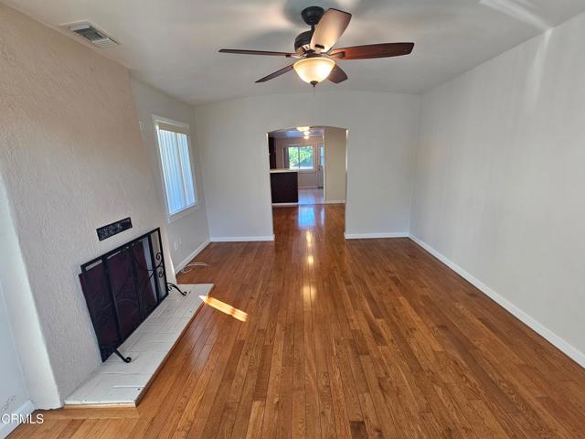 Detail Gallery Image 4 of 28 For 501 Macdonald St #1,  Pasadena,  CA  - 2 Beds | 1 Baths