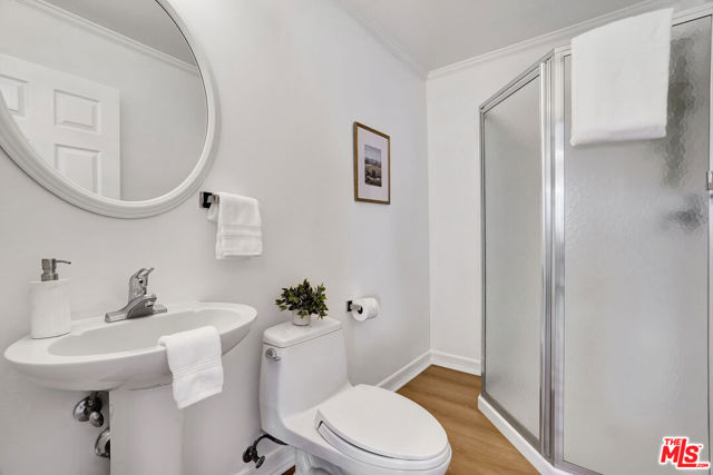 4476 Calhoun Avenue, Sherman Oaks CA: https://media.crmls.org/mediaz/cb44a52a-32af-4a0b-94bc-c5f4a2644fa5.jpg