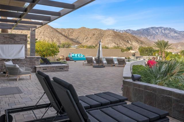 15 Buena Vista Court, Rancho Mirage CA: https://media.crmls.org/mediaz/cb44f787-0c20-4235-806a-d7f5ea6c8af1.jpg