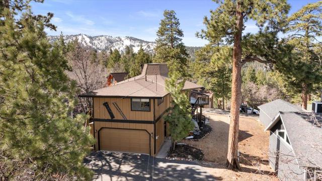 719 Villa Grove Avenue, Big Bear CA: https://media.crmls.org/mediaz/cb4533f4-d8fb-435a-b0ea-fefc97da9340.jpg