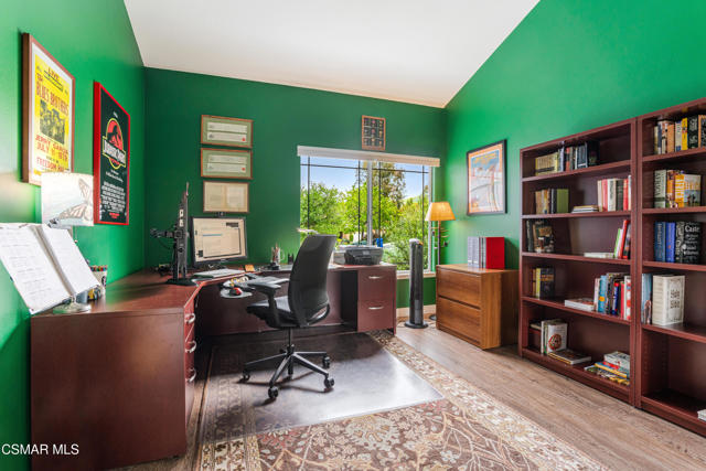 775 Parmenter Avenue, Thousand Oaks CA: https://media.crmls.org/mediaz/cb453a70-f9ec-4ad7-bb17-c465317b2684.jpg