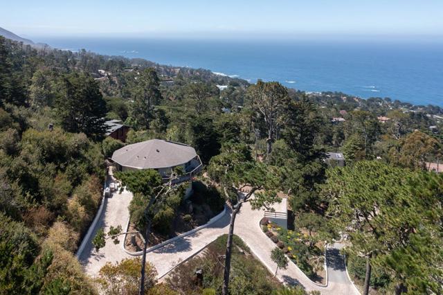 209 Crest Road, Carmel CA: https://media.crmls.org/mediaz/cb472e92-a935-4604-97bf-35db3e6ae973.jpg