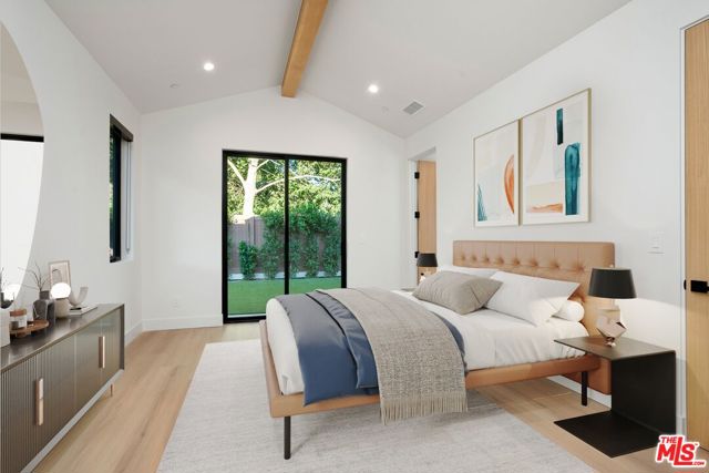 5662 Winnetka Avenue, Woodland Hills CA: https://media.crmls.org/mediaz/cb477dff-a6f8-4a7e-a49e-18585b197f86.jpg