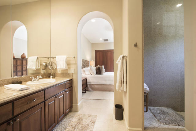 56588 S Palms Drive, La Quinta CA: https://media.crmls.org/mediaz/cb484afc-4d92-4f73-9716-dc2c7a4a5206.jpg