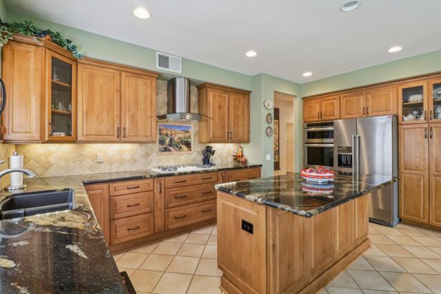 Detail Gallery Image 17 of 63 For 5226 Candlelight St, Oceanside,  CA 92056 - 3 Beds | 3/1 Baths