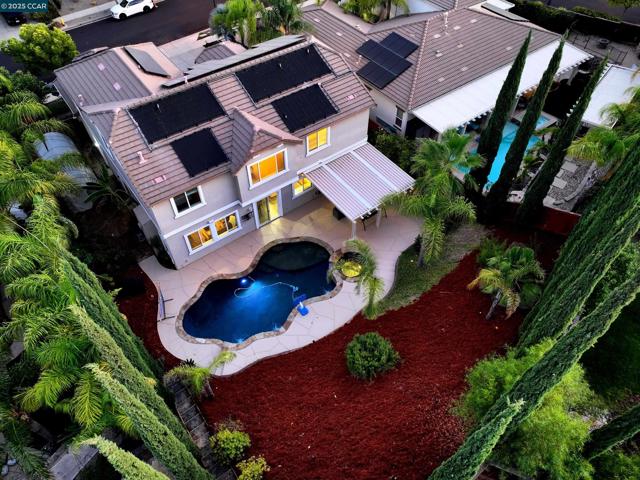 2593 Camel Back Rd, Brentwood CA: https://media.crmls.org/mediaz/cb4a0640-60f1-4a84-8007-5e8ce722bf95.jpg