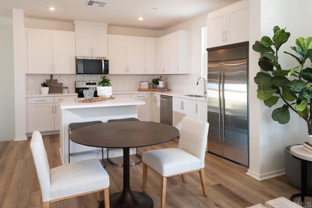 Detail Gallery Image 4 of 11 For 515 Avenida Centro #101,  Chula Vista,  CA 91910 - 1 Beds | 1/1 Baths