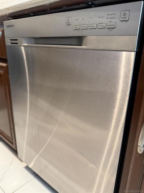2057 Burton St, San Diego CA: https://media.crmls.org/mediaz/cb4b171c-59d3-484c-8dca-3bf4cd75d5e3.jpg