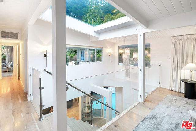 1415 Braeridge Drive, Beverly Hills CA: https://media.crmls.org/mediaz/cb4b1ca7-f91c-42bb-8731-96d80c39163d.jpg