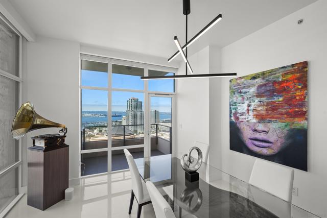 550 Front Street, San Diego CA: https://media.crmls.org/mediaz/cb4b602d-93d1-459b-8f8d-623e193a1034.jpg