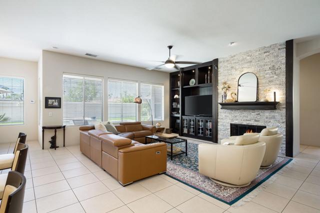 20-web-or-mls-DT_Reina_OPMG_0923_020