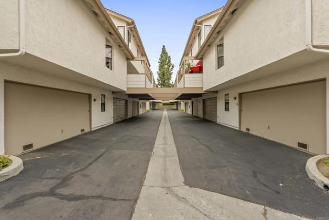 4535 Chateau Drive, San Diego CA: https://media.crmls.org/mediaz/cb4c6d76-309e-4806-a61e-25803ca5d917.jpg