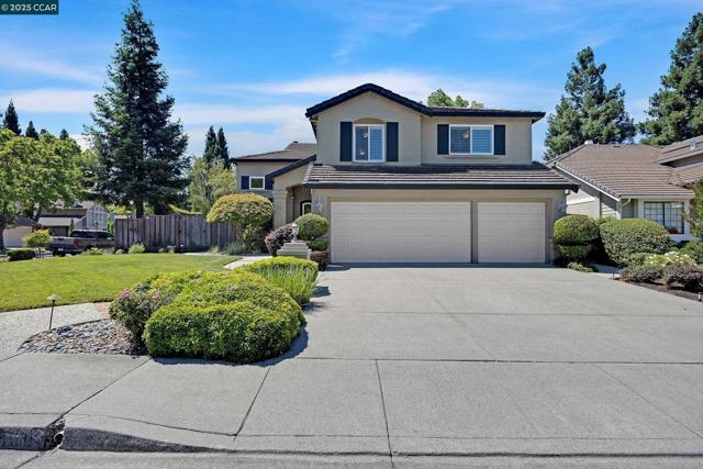 100 Chadbourne Dr, Danville CA: https://media.crmls.org/mediaz/cb4d0a67-44fe-4845-b800-7b442a1a845c.jpg