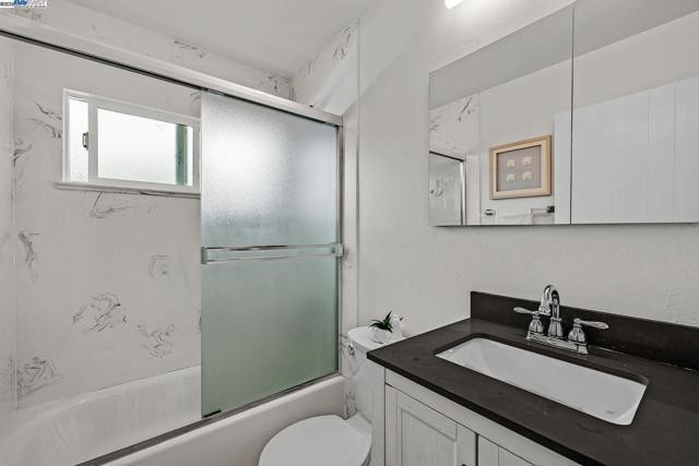17473 Via Alamitos, San Lorenzo CA: https://media.crmls.org/mediaz/cb4d1c8d-2904-492f-9833-18fa477a23c0.jpg