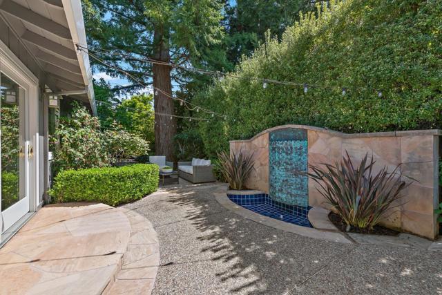 60 Vasilakos Way, Menlo Park CA: https://media.crmls.org/mediaz/cb4dddf6-a008-4adc-bbf3-df5d5d336270.jpg